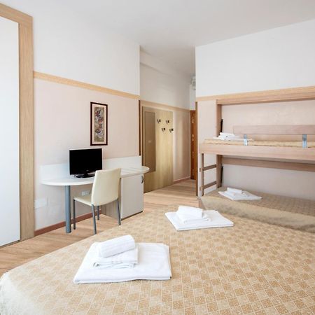 Hotel Continental Milano Marittima Exterior photo
