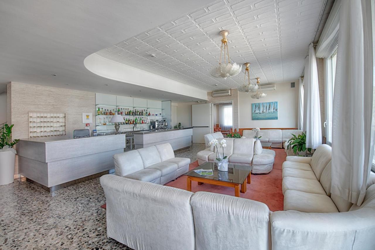 Hotel Continental Milano Marittima Exterior photo