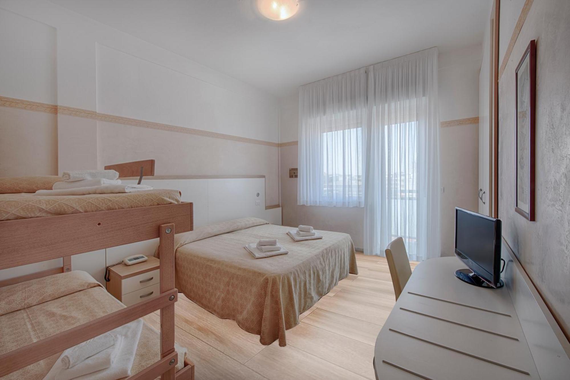 Hotel Continental Milano Marittima Exterior photo